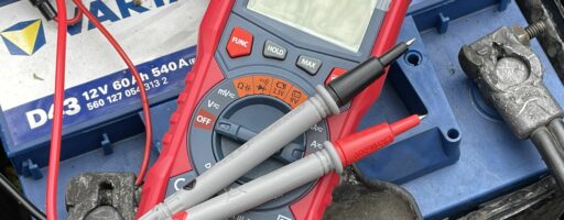 how to test a car battery with a multimeter